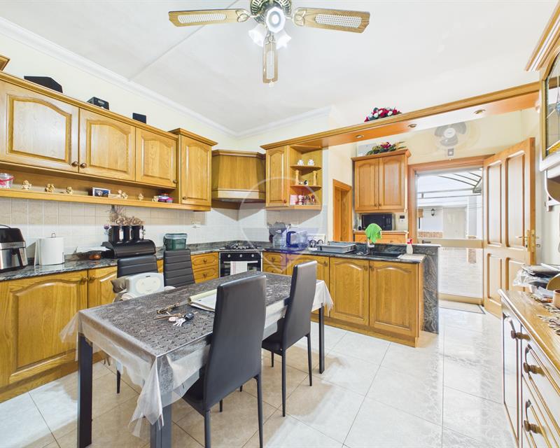 Terraced House - For Sale, Salina
