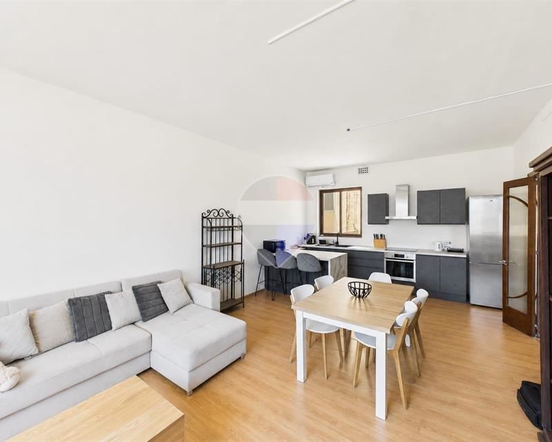 Apartament me 4 dhoma, 150 m²