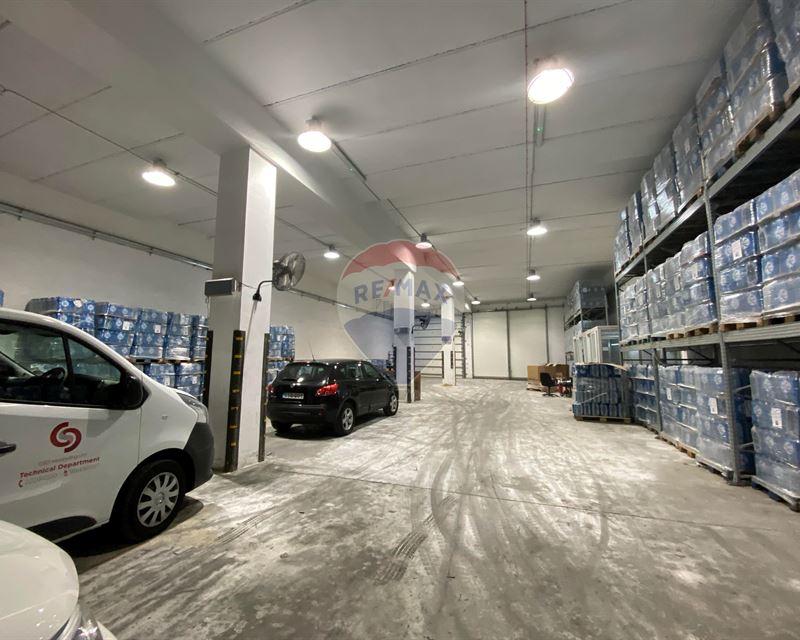 Warehouse in Burmarrad - More