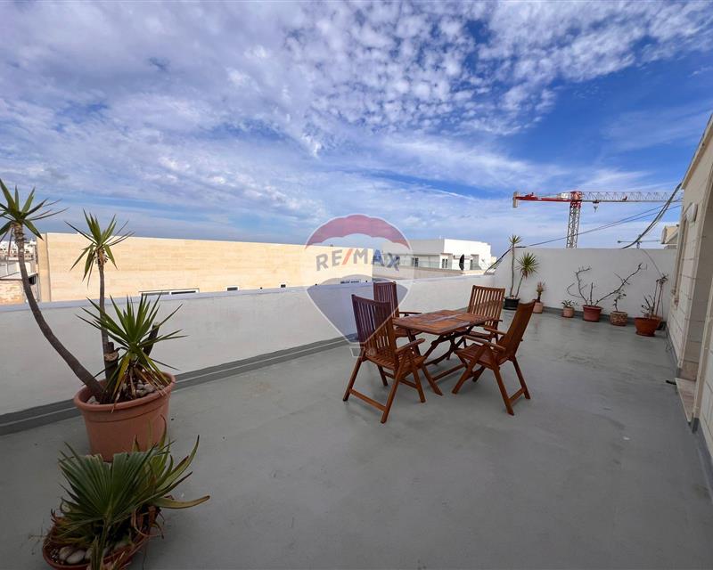 Penthouse - For Rent - Veduta 2