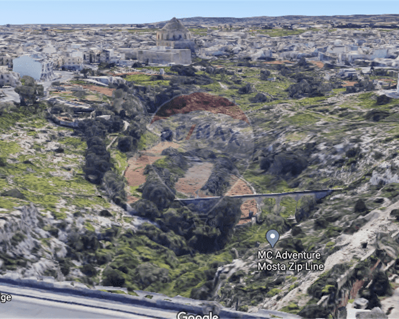 Land in Mosta