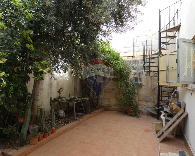 Shop - For Rent, Hamrun