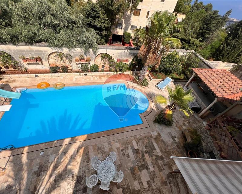Villa Semi-detached - For Rent