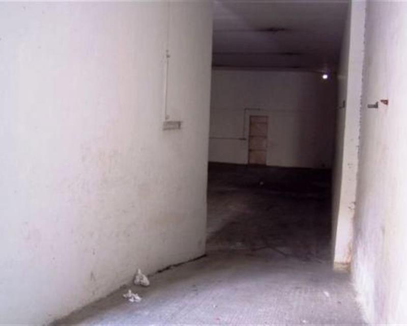 Garage (Commercial) in Paola