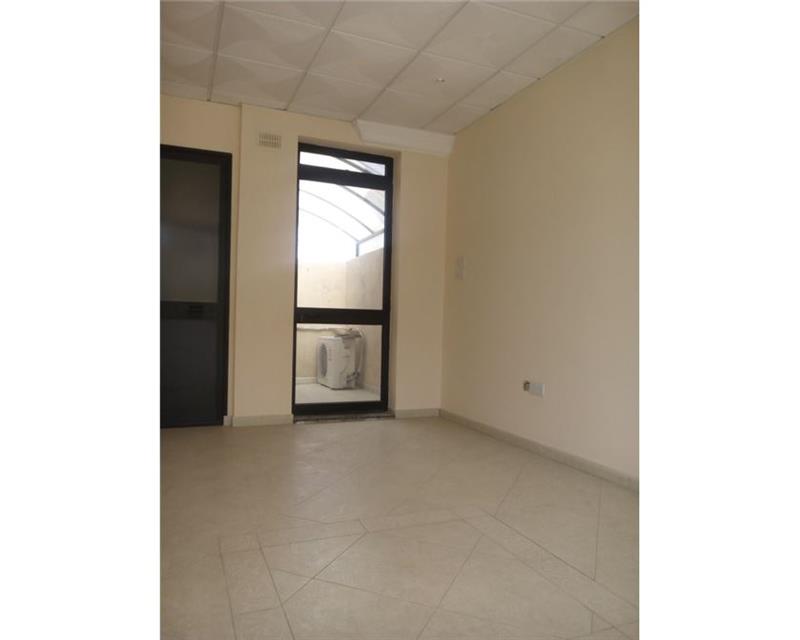 Shop - For Rent - View 4