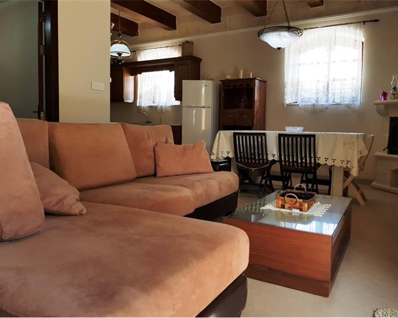 Bungalow Detached - For Rent, Birzebbuga