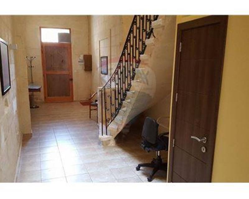 Terraced House - For Rent, Mosta