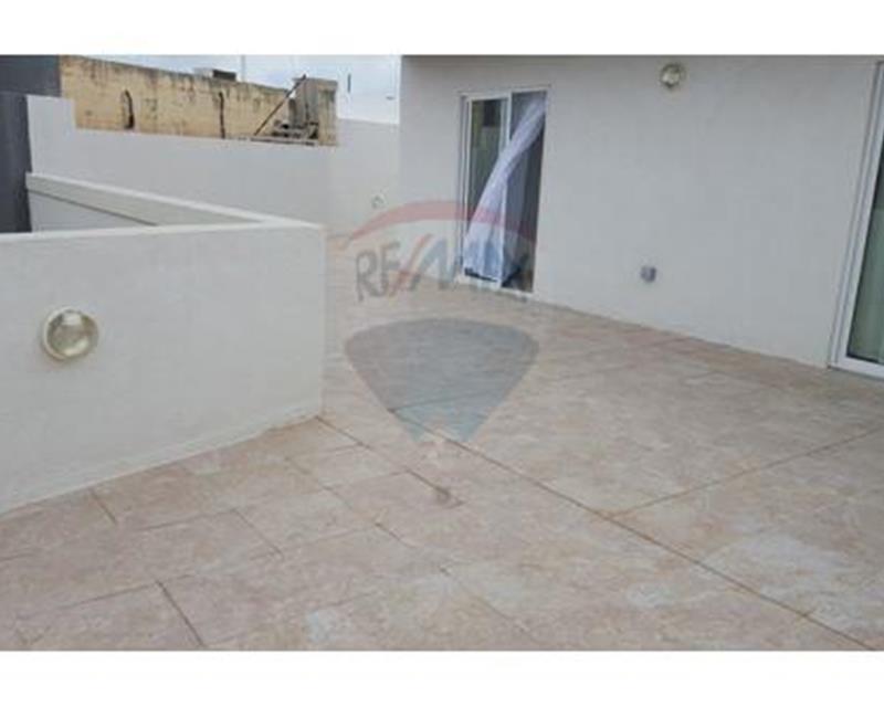 Apartment in Santa Venera - View 2