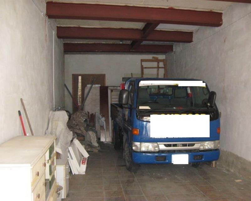 Garage (Commercial) in Paola