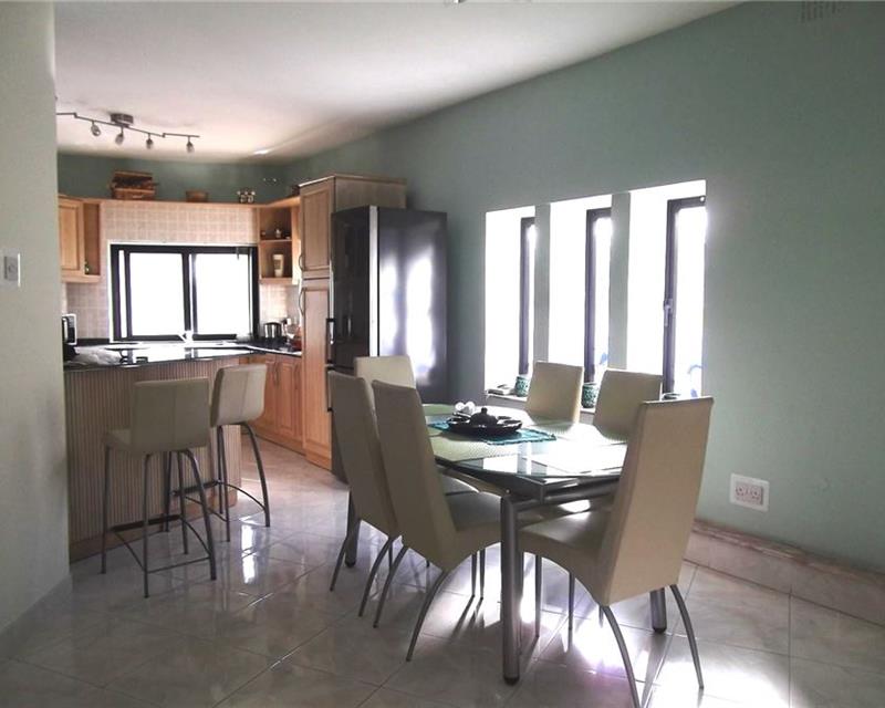Bungalow Semi-detached - For Rent, Mosta