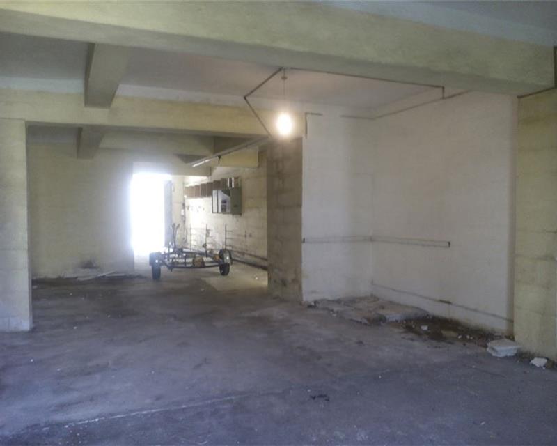 Garage (Commercial) - For Rent - View 3
