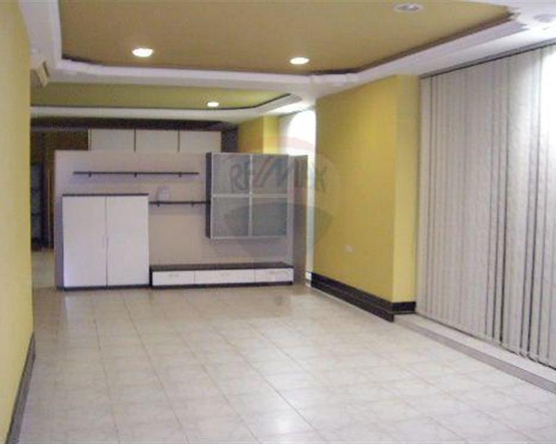 Showroom - For Rent